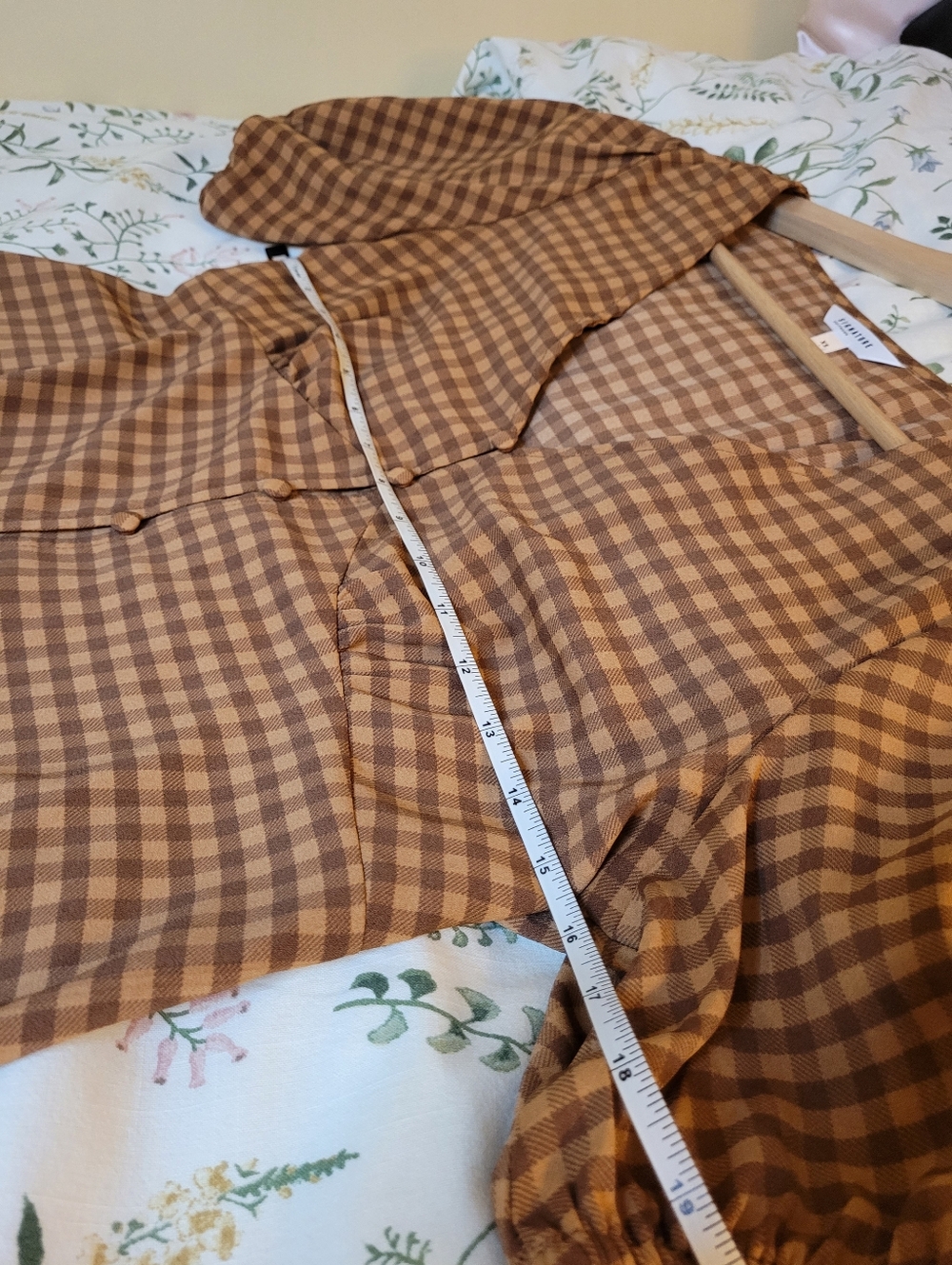 Orange Gingham Button-Front Puff Sleeve Top - Picture 4 of 7